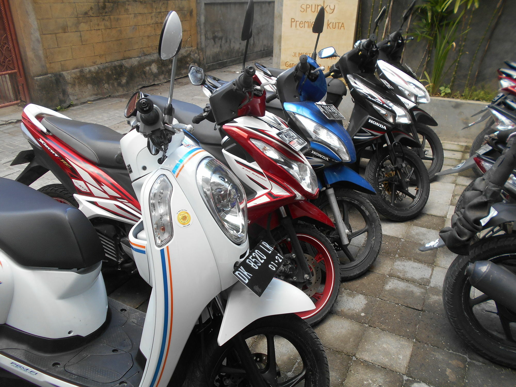 Reddoorz At Kerobokan Seminyak 2 Exterior foto
